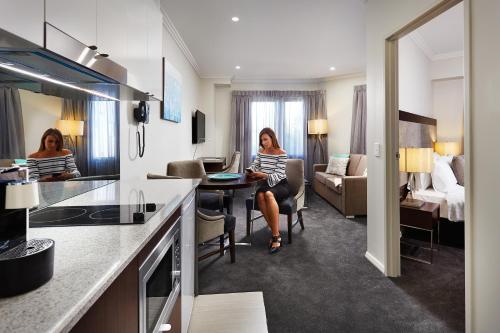 Attika Hotel - image 2