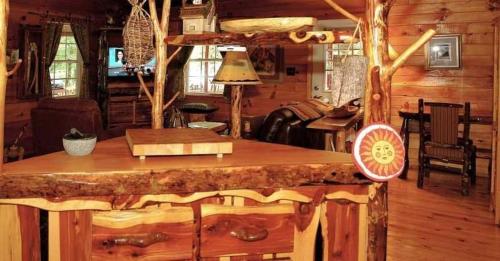 Enchanted Cottage - 1 Bedrooms 1 Baths Sleeps 2 cabin - image 8
