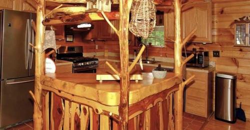 Enchanted Cottage - 1 Bedrooms 1 Baths Sleeps 2 cabin - image 6