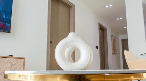 New Gateway to Luxe Living 15Mins to Barasti Beach - image 10