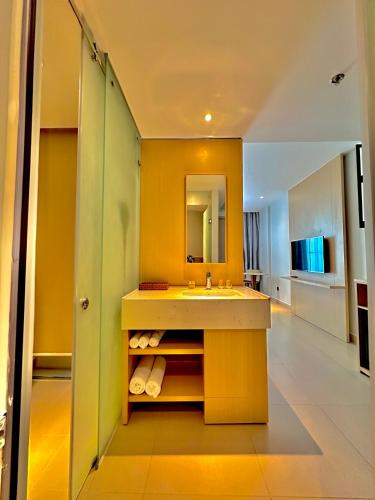 Superior Double or Twin Room with Sea View image 4