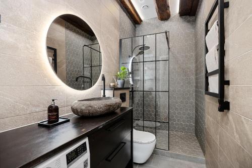 Modern charm in old town, Tallinn (photo 9)