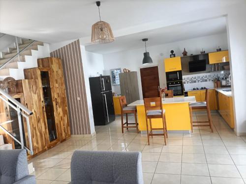 Villa Standing Duplex Bassam Modeste in Grand-Bassam