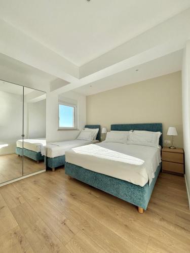Apartment with a sea View No 15, first row by the sea, Beach house Ana, Duće (foto 9)