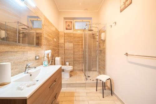 Triple Room with Private Bathroom image 8