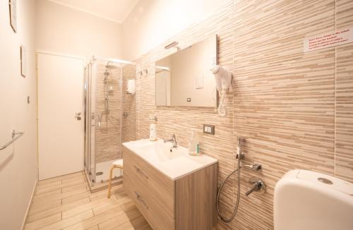 Triple Room with Private Bathroom image 8