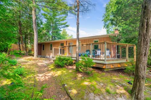 . Retro Hill Top Beach House