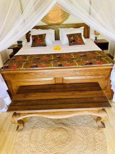 Deluxe Double Room with Balcony image 7