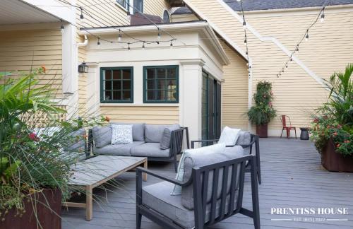 Prentiss House by Thatch – Cambridge, MA