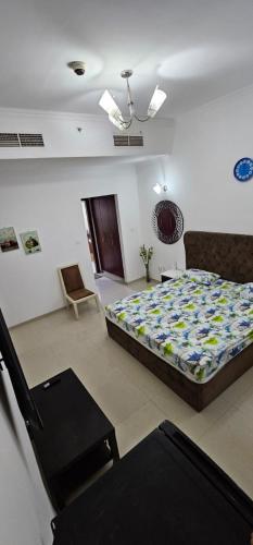 Bedroom with attach bath and balcony in Marina Dubai, Dubaj (zdjęcie 6)