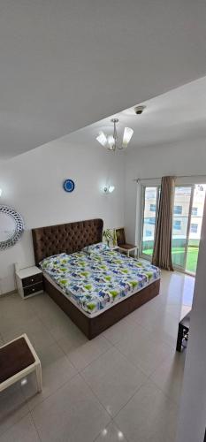 Bedroom with attach bath and balcony in Marina Dubai, Dubaj (zdjęcie 3)