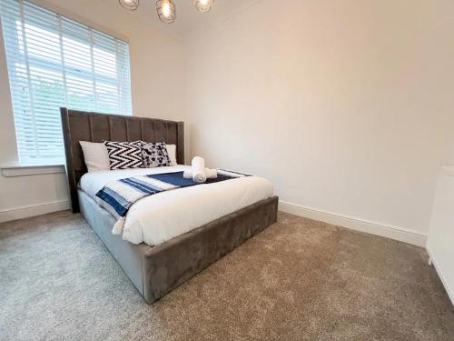 Spectacular Modern Glasgow Home Luxury King Bed, Glasgow (photo 7)