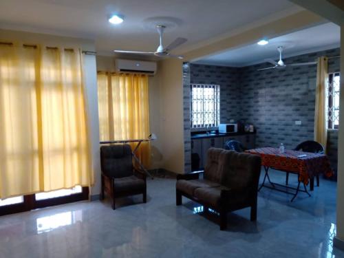 Beta Rooms Double Bedroom Gome Fortress Business Center Dansoman Accra in ชอร์กอร์