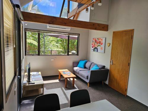 Beautiful Apartment Surrounded by Native Bush