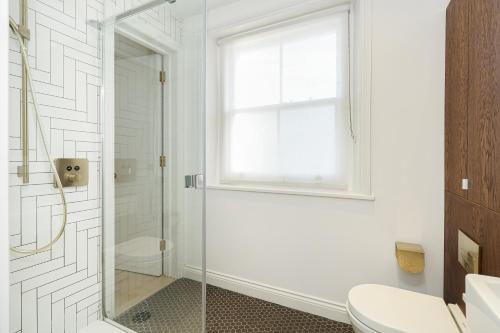 Kensington Gardens Apartments - image 10