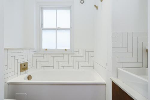 Kensington Gardens Apartments - image 12