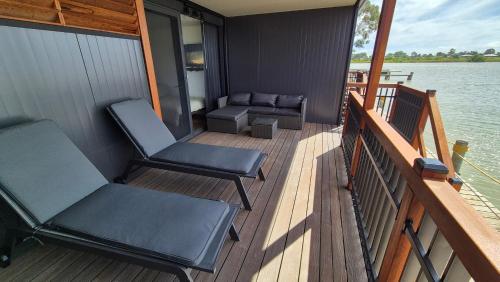 Erkély/terasz, Lake Wellington Luxury Retreat in Wellington (SA)