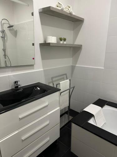 Finu Hub Guesthouse Finu Hub Guesthouse