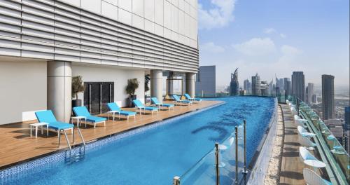 Luxury Dubai High Rise, Skyline Views, Dubái
