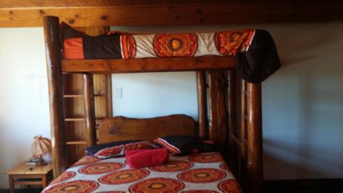 1 double bed, 1 twin bed, 2 bunk beds