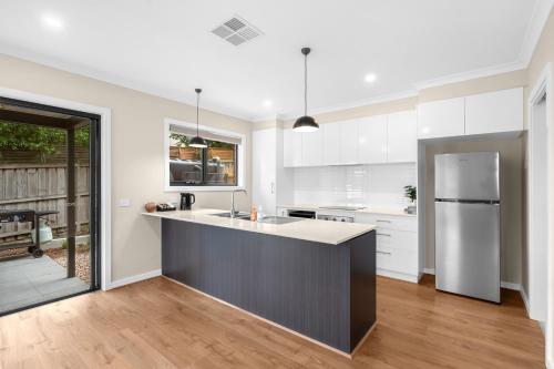 廚房, 邦跟雅公寓 (Bungunyah Apartments) in 克羅伊登