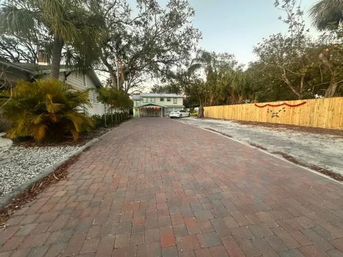 ArtSea 1- Art, Downtown, Beaches - Ample Parking in Bradenton, USA