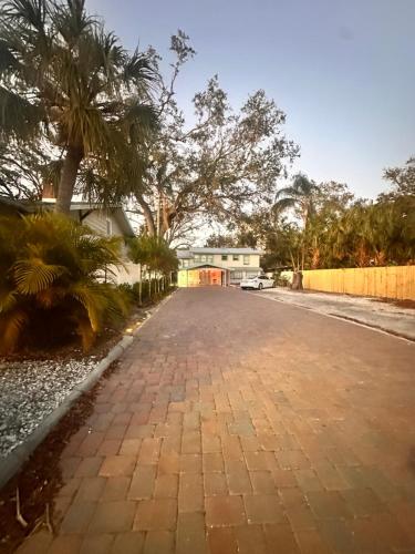 2BR at Lecom Park Downtown Beaches & Ample Parking Space, Bradenton (Foto 11)