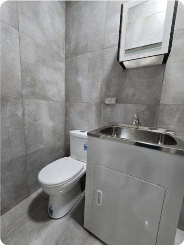 Studio Apartment image 5