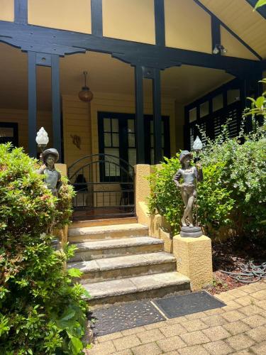 Leura's Magical Manderley in Leura