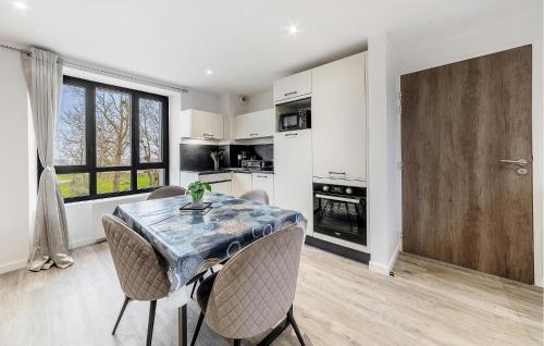 virtuve, Awesome Apartment In Saint-Benoit-Des-Ondes in Saint Benoit Des Ondes
