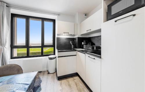 virtuve, Awesome Apartment In Saint-Benoit-Des-Ondes in Saint Benoit Des Ondes