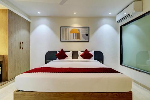 Hotel H Square Andheri Lokhandwala in مالاد