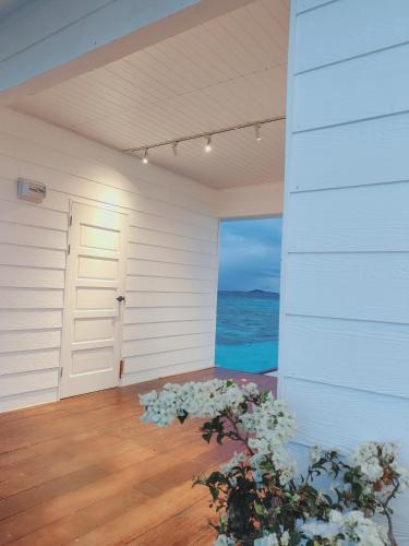 Widok z zewnątrz, Bubblefish Water Villa in Pulau Bum Bum