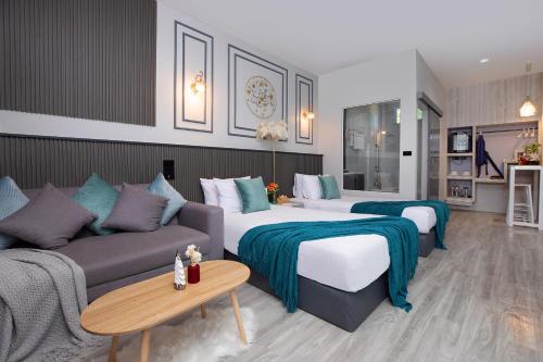 Best Time Pool Suites, Phuket Room Type - Junior Suite with Private Pool 