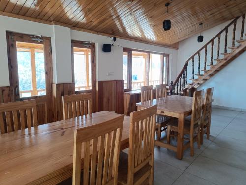 Leela Home - Full Mountain View in Aleo