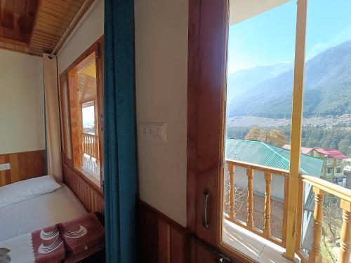 Leela Home - Full Mountain View in Aleo