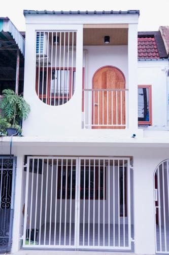 Be House