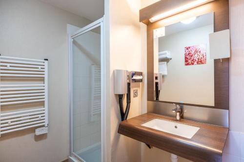 Quality Suites Lyon Confluence - image 12