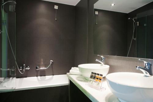 Executive Double Room image 2