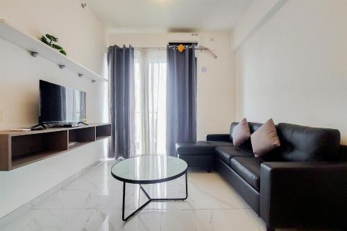 Comfortable and Homey Living 2BR at Sky House BSD Apartment By Travelio – Tangerang, PA