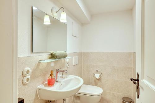 Two-Bedroom Apartment with Balcony (no dogs allowed)