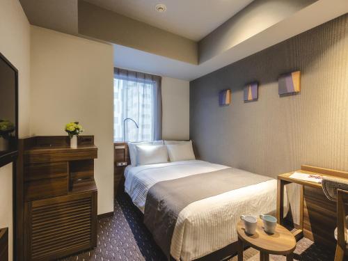 Standard Double Room - Smoking image 10