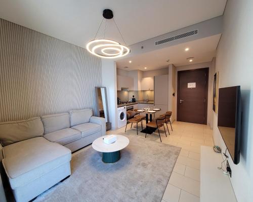 Modern Fully Furnished 1BR Creek Vista Reserve, Dubái (foto 3)