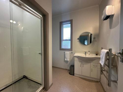 حمام, House on Hawick in الكسندرا