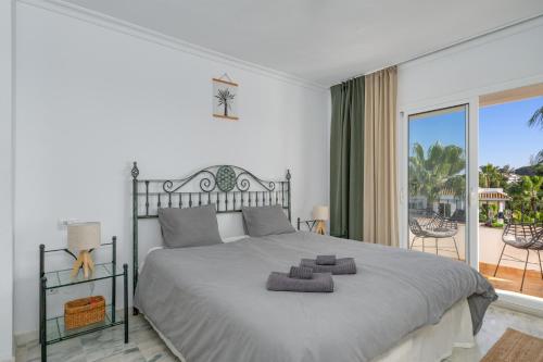 Two bedroom, two bathroom, balcony, pool area, view, Málaga (fotografie 6)