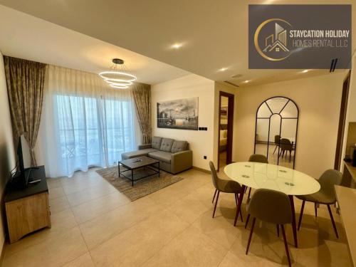 Stylish 1BR Lavish Living Waves Grande, Dubái (foto 2)