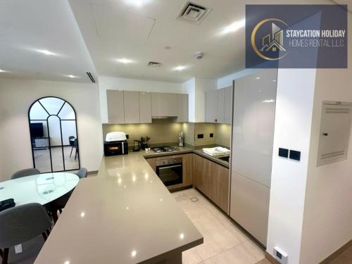 Stylish 1BR Lavish Living Waves Grande, Dubái (foto 9)