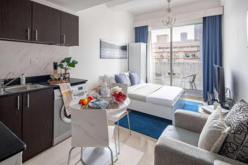 Frank Porter - Hanover Square, Dubai