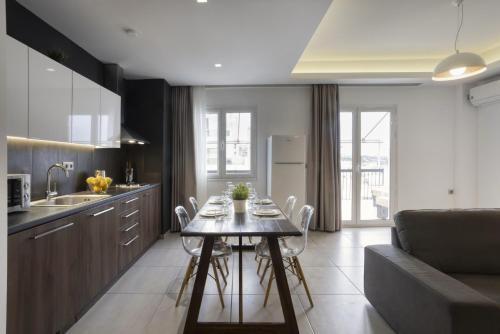 Renovated 3BDR Apartment in the heart of Athens - image 12