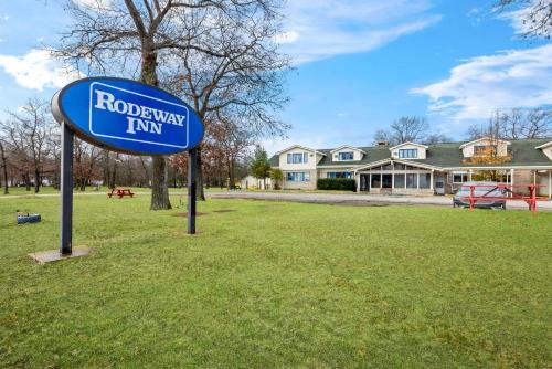 Rodeway Inn Formerly Camp Inn Lodge in Oscoda, USA